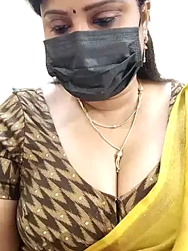 Snapshot of Queenflowerr chatting on 02.09.25 Queenflowerr online show from 02.09.25