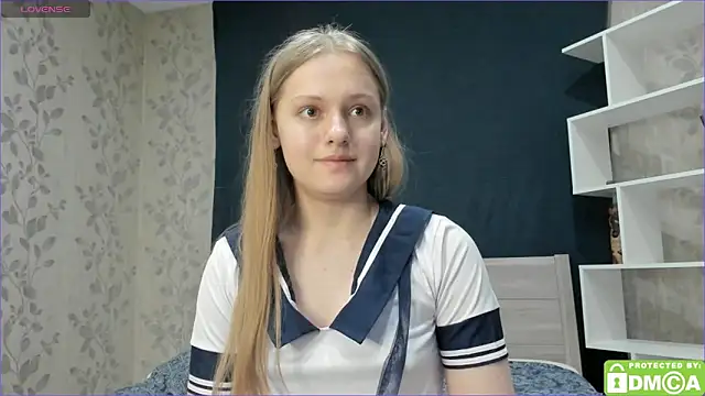 Snapshot of onelovelyalice chatting on 01.22.25 onelovelyalice online show from 01.22.25