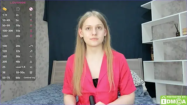 Snapshot of onelovelyalice chatting on 02.08.25 onelovelyalice online show from 02.08.25