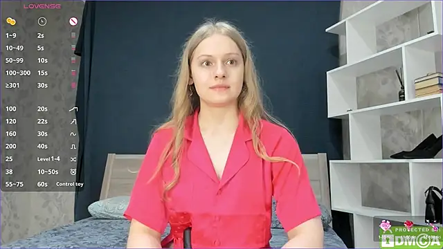 Snapshot of onelovelyalice chatting on 03.07.25 onelovelyalice online show from 03.07.25