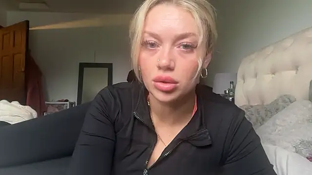 Snapshot of blissdimicco chatting on 03.12.26 blissdimicco online show from 03.12.26