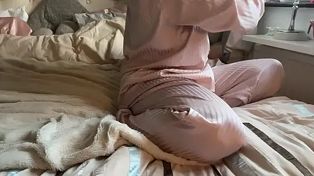 Snapshot of blissdimicco chatting on 04.16.26 blissdimicco online show from 04.16.26