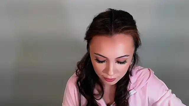 Nikonara Love online show from 12.05.25