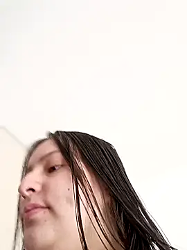 Snapshot of ary-cooper chatting on 10.31.25 ary-cooper online show from 10.31.25