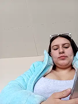 Snapshot of ary-cooper chatting on 12.03.25 ary-cooper online show from 12.03.25