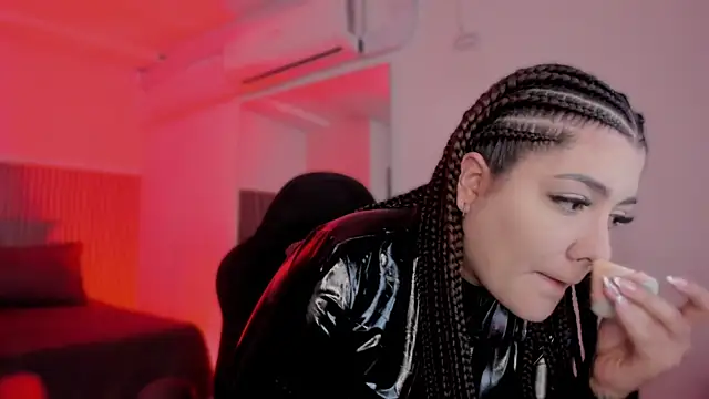 Snapshot of bonnieAn chatting on 11.23.25 bonnieAn online show from 11.23.25