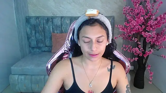 Snapshot of lilith_petit_sub chatting on 02.04.25 lilith petit sub online show from 02.04.25