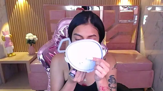 Snapshot of lilith_petit_sub chatting on 02.05.25 lilith petit sub online show from 02.05.25