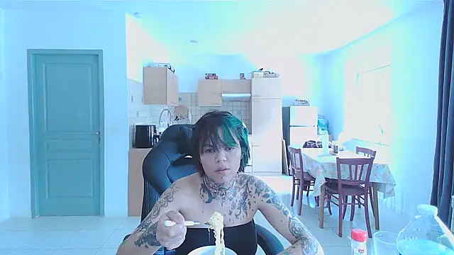 Snapshot of serena__vedette chatting on 01.27.25 serena vedette online show from 01.27.25