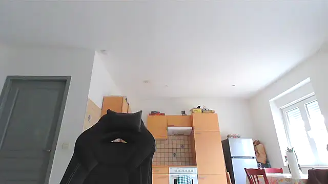 Snapshot of serena__vedette chatting on 02.12.25 serena vedette online show from 02.12.25