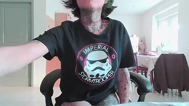 Snapshot of serena__vedette chatting on 02.17.25 serena vedette online show from 02.17.25