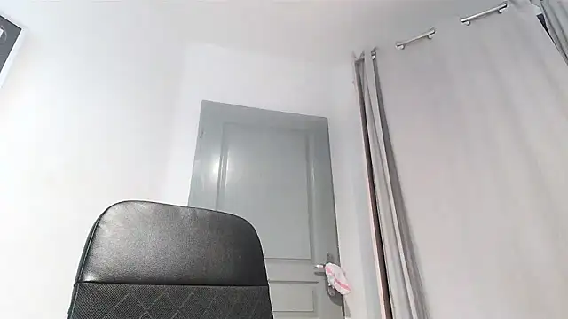 Snapshot of serena__vedette chatting on 11.03.25 serena vedette online show from 11.03.25