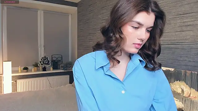 FloraDobb online show from 02.08.25