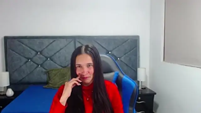 victoria adams07 online show from 11.04.25