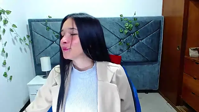 victoria adams07 online show from 04.10.26