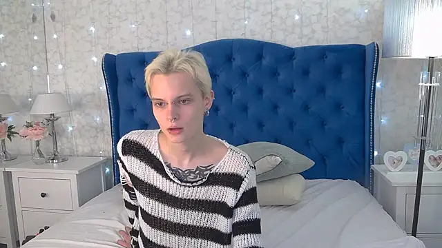 Snapshot of DemianEnglen chatting on 02.28.25 DemianEnglen online show from 02.28.25