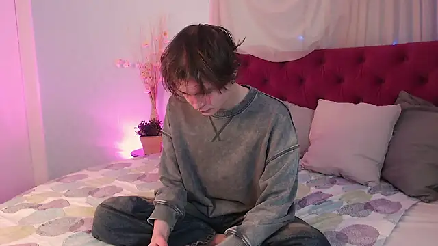 Snapshot of DemianEnglen chatting on 04.03.26 DemianEnglen online show from 04.03.26