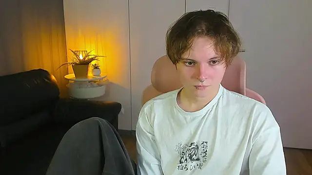 Snapshot of DemianEnglen chatting on 04.06.26 DemianEnglen online show from 04.06.26