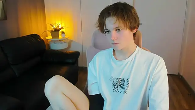 Snapshot of DemianEnglen chatting on 04.08.26 DemianEnglen online show from 04.08.26