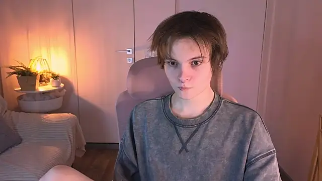 Snapshot of DemianEnglen chatting on 04.23.26 DemianEnglen online show from 04.23.26