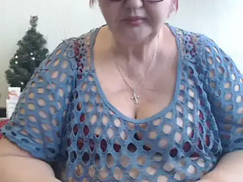 Snapshot of DeniseeRosea chatting on 02.17.25 DeniseeRosea online show from 02.17.25