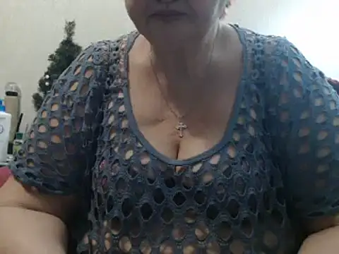 Snapshot of DeniseeRosea chatting on 02.27.25 DeniseeRosea online show from 02.27.25