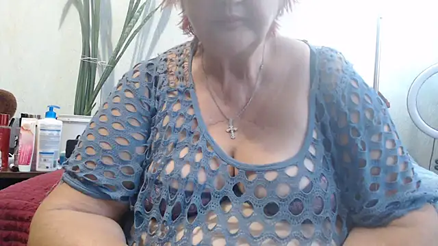 Snapshot of DeniseeRosea chatting on 09.24.25 DeniseeRosea online show from 09.24.25