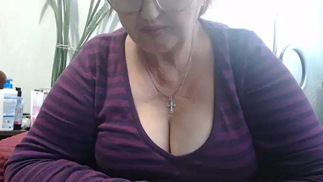 Snapshot of DeniseeRosea chatting on 10.01.25 DeniseeRosea online show from 10.01.25