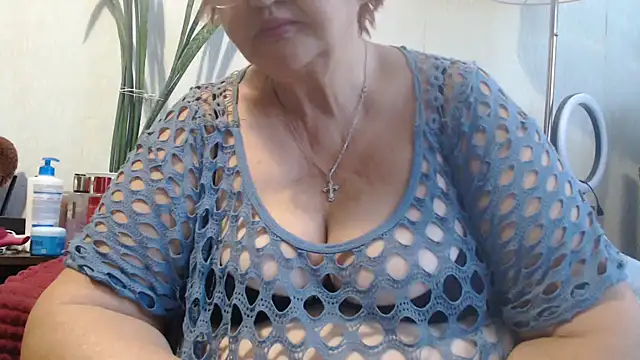Snapshot of DeniseeRosea chatting on 10.12.25 DeniseeRosea online show from 10.12.25