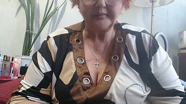 Snapshot of DeniseeRosea chatting on 10.16.25 DeniseeRosea online show from 10.16.25