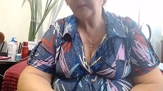Snapshot of DeniseeRosea chatting on 10.20.25 DeniseeRosea online show from 10.20.25