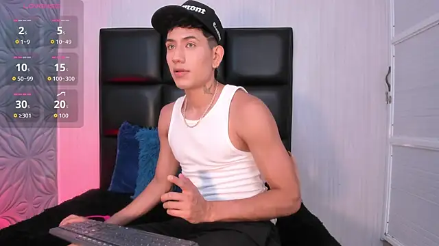 Snapshot of Jean_Miller20 chatting on 10.29.25 Jean Miller20 online show from 10.29.25