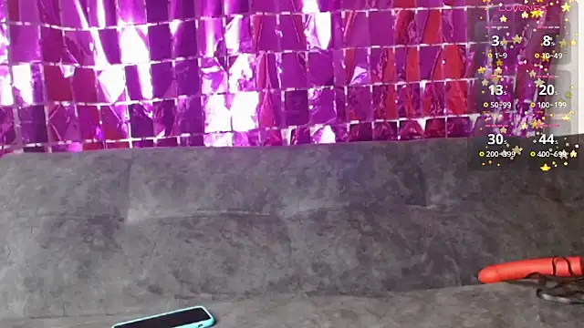 izan 20 online show from 03.07.25