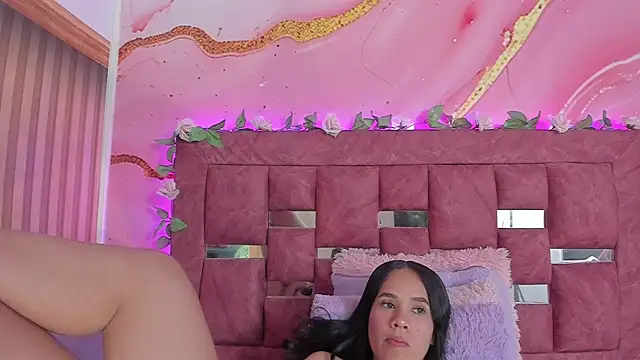 scarlett  evans  online show from 09.20.25