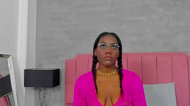 Alaia Colins online show from 11.24.25