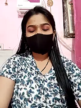 Snapshot of Simran-001 chatting on 10.26.25 Simran-001 online show from 10.26.25