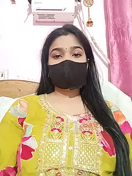 Snapshot of Simran-001 chatting on 12.04.25 Simran-001 online show from 12.04.25