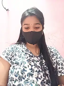 Snapshot of Simran-001 chatting on 12.20.25 Simran-001 online show from 12.20.25