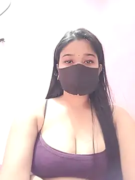 Snapshot of Simran-001 chatting on 12.22.25 Simran-001 online show from 12.22.25