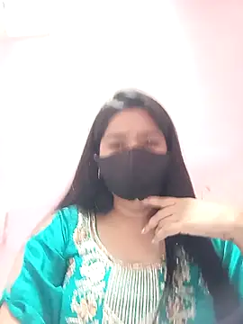 Snapshot of Simran-001 chatting on 02.15.26 Simran-001 online show from 02.15.26