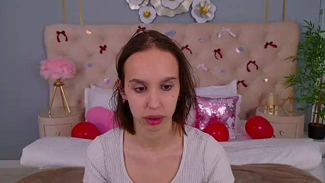 SandraTucker online show from 02.09.26