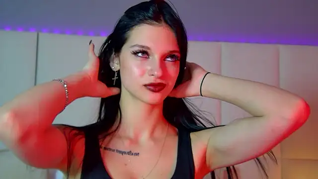 Snapshot of BeverlyMost chatting on 02.19.25 BeverlyMost online show from 02.19.25