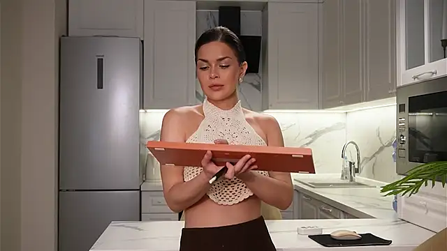 Snapshot of Sofa_01 chatting on 12.05.25 Sofa 01 online show from 12.05.25