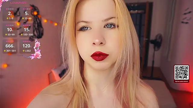 LynetHakes online show from 10.27.25