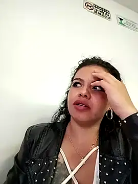 Snapshot of Ariana-07 chatting on 02.12.25 Ariana-07 online show from 02.12.25