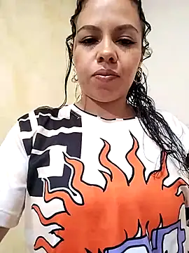 Snapshot of Ariana-07 chatting on 02.13.25 Ariana-07 online show from 02.13.25