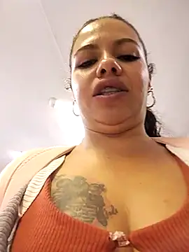 Snapshot of Ariana-07 chatting on 02.13.25 Ariana-07 online show from 02.13.25