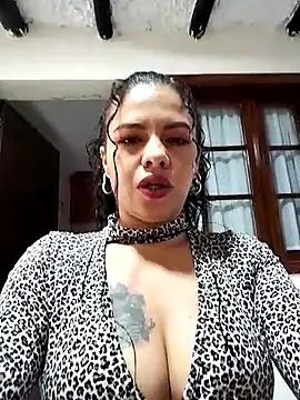 Snapshot of Ariana-07 chatting on 02.18.25 Ariana-07 online show from 02.18.25