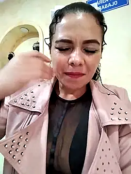 Snapshot of Ariana-07 chatting on 03.10.25 Ariana-07 online show from 03.10.25