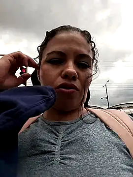 Snapshot of Ariana-07 chatting on 03.18.25 Ariana-07 online show from 03.18.25